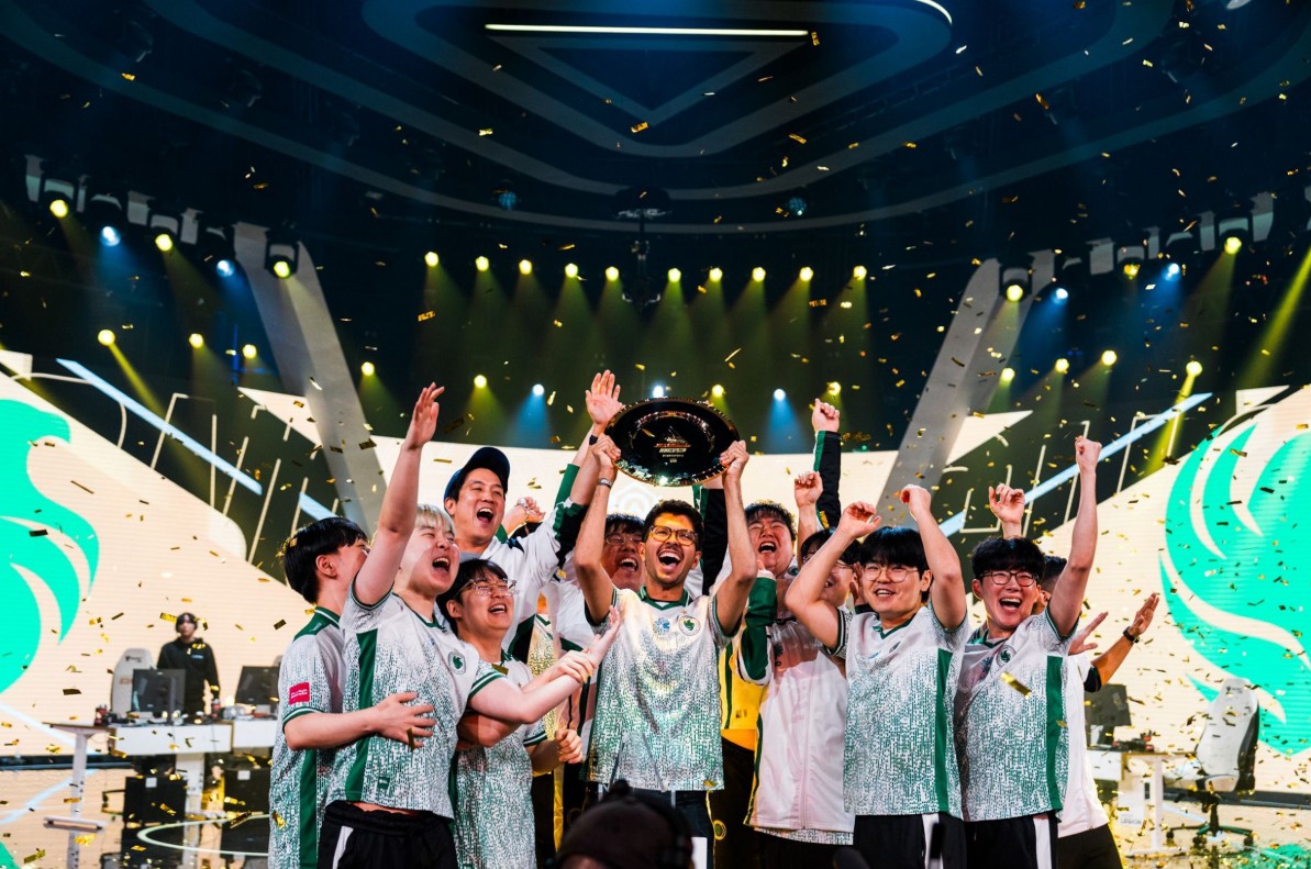 Força árabe! Team Falcons finalmente vence a Esports World Cup 2025 na categoria Overwatch 2
