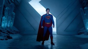 É um pássaro? É um avião? Não: é o novo Superman disponível para assistir em casa