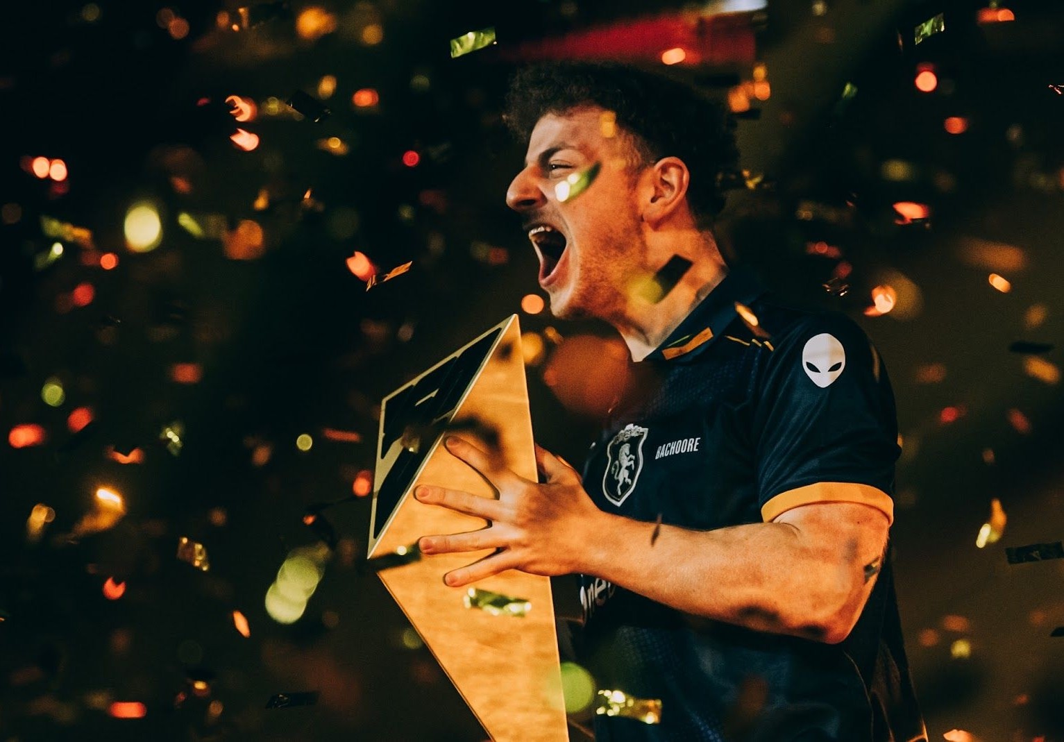 ManuBachoore é o campeão mundial de FC 2025 na Esports World Cup e leva, sozinho, U$ 250 mil