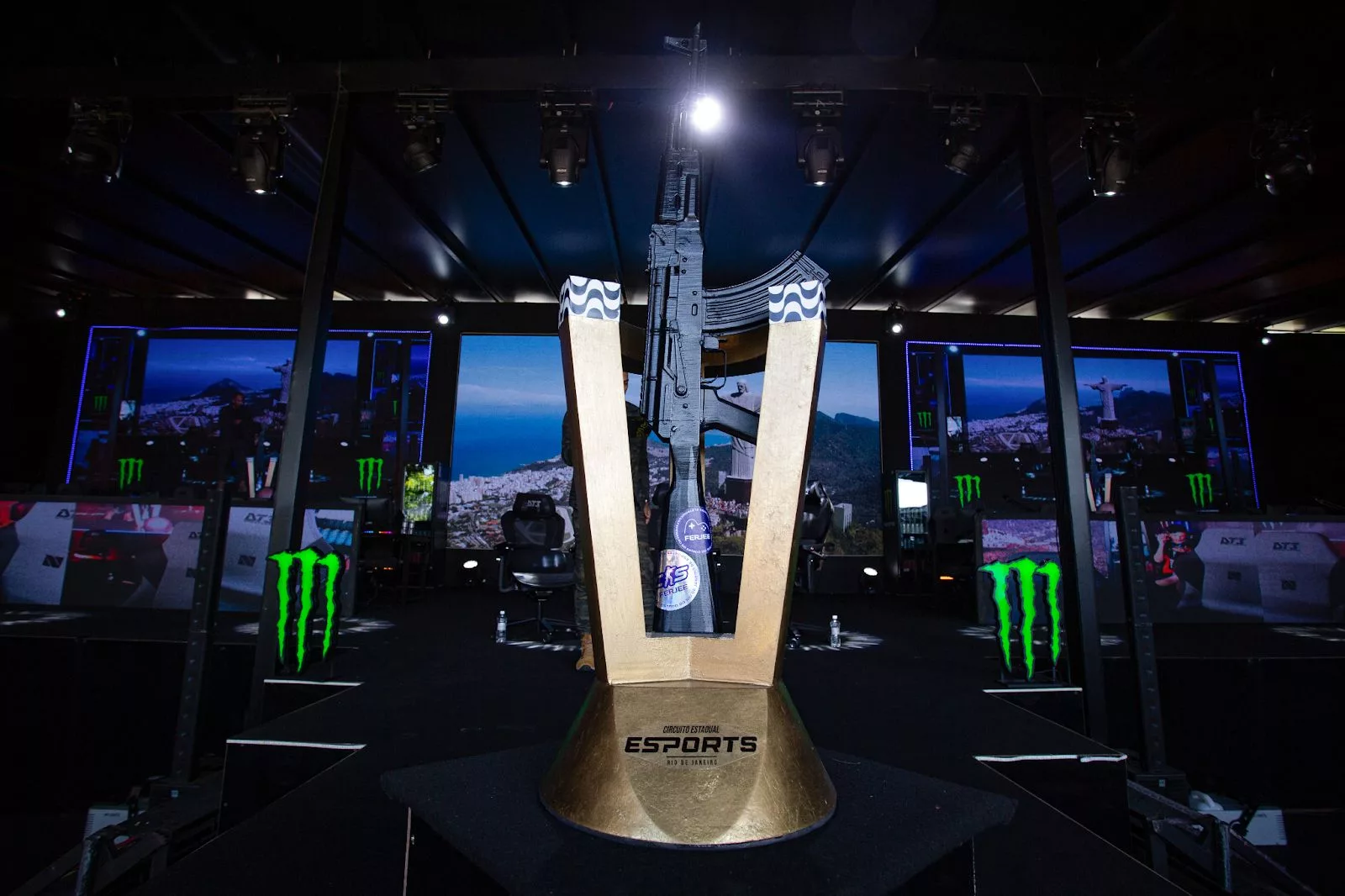 Imperial Esports vence Red Canids e avança à final da chave superior do Circuito FERJEE 2025
