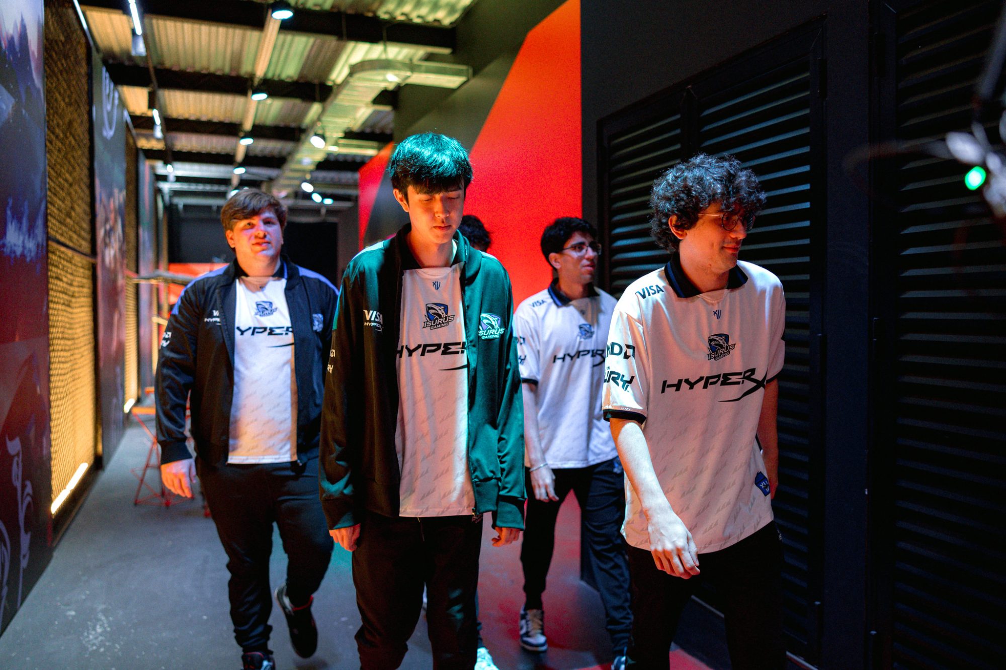 ‘League of Legends’: Isurus Gaming faz alterações para permanecer no Tier 1 e gera controvérsias