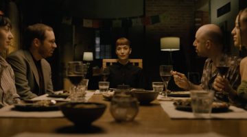 ‘Conselhos de um Serial Killer Aposentado’, com Britt Lower e Steve Buscemi, estreia em outubro nos cinemas
