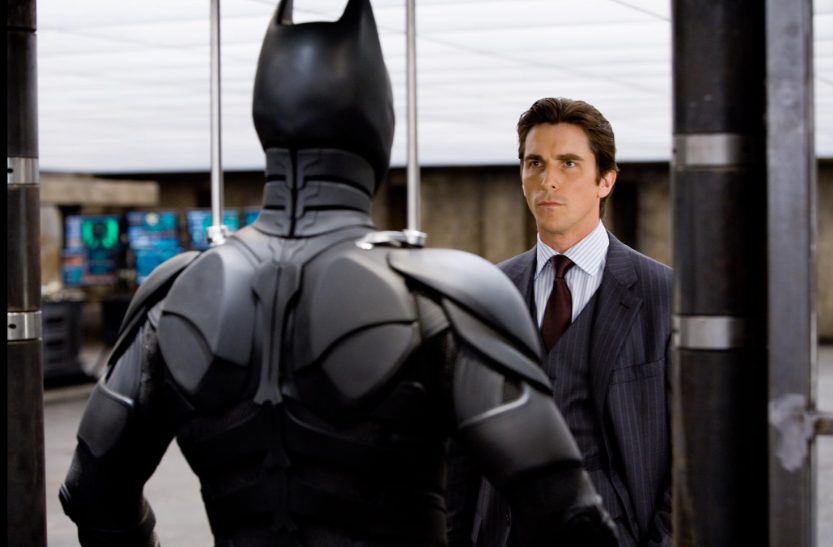 A elegância do Batman: Giorgio Armani, estilista de ‘O Cavaleiro das Trevas’, morre aos 91 anos