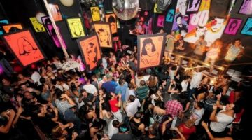 Por que a cultura trash dos anos 90 moldou o cinema atual