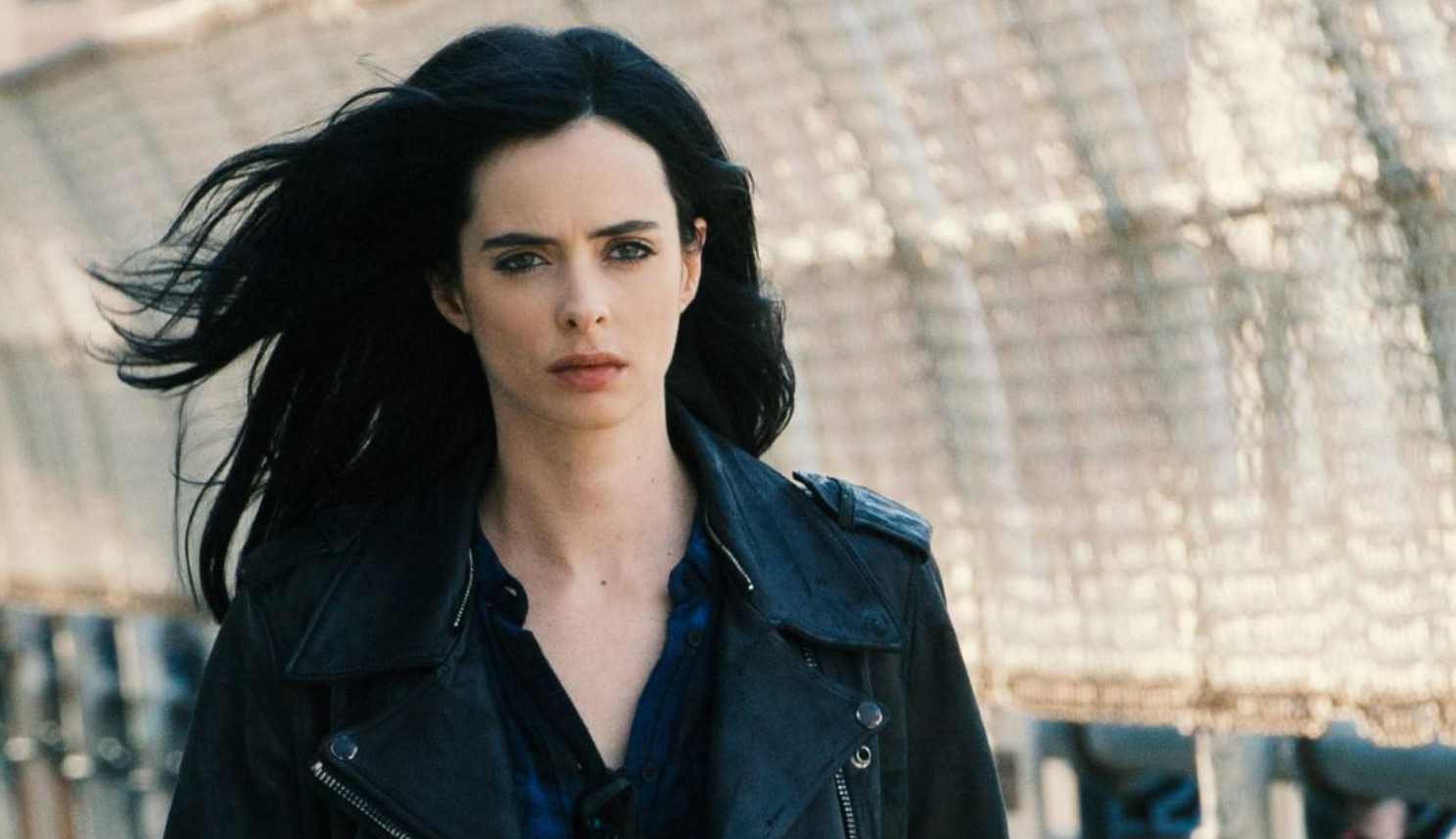 Atriz de ‘Jessica Jones’ comenta retorno da personagem em ‘Demolidor: Renascido’