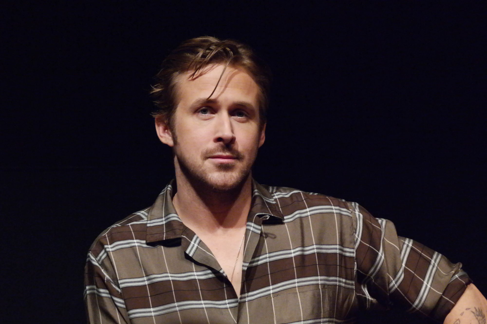 Ryan Gosling aparece em foto do set de ‘Star Wars: Starfighter’; veja