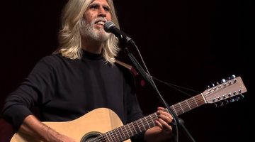 Oswaldo Montenegro celebra 70 anos com releitura de ‘A Dança dos Signos’