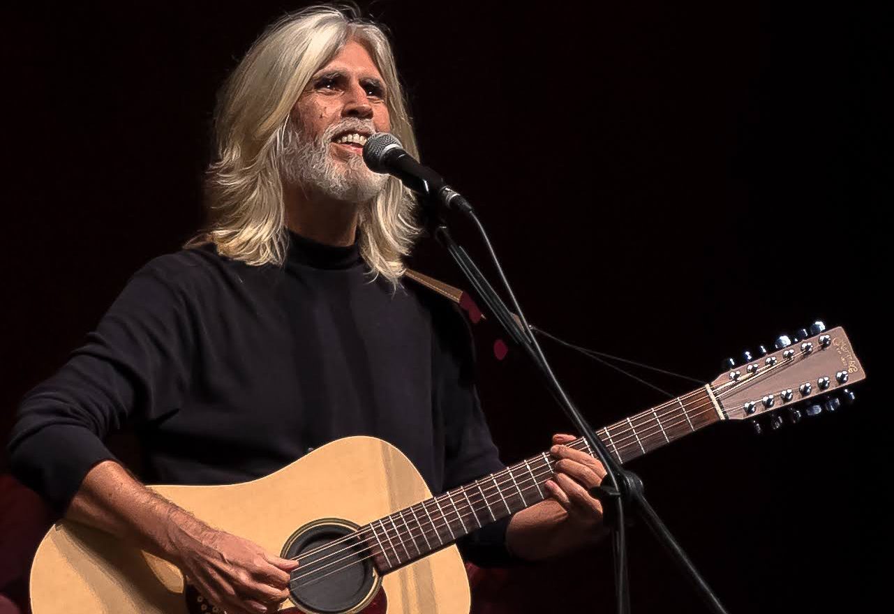 Oswaldo Montenegro celebra 70 anos com releitura de ‘A Dança dos Signos’