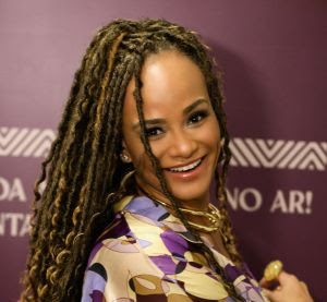 Luciana Mello apresenta 3ª edição da “Casa da Lu” com Péricles em São Paulo