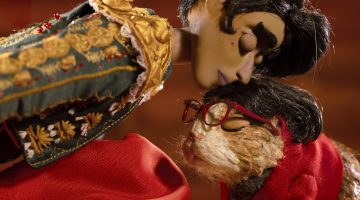 Como o stop-motion dá vida ao surrealismo de ‘Mulheres com Ombreiras’