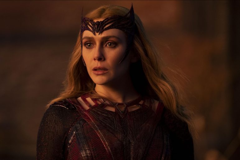 Elizabeth Olsen expressa desejo de retornar ao MCU e elogia trajetória da Feiticeira Escarlate