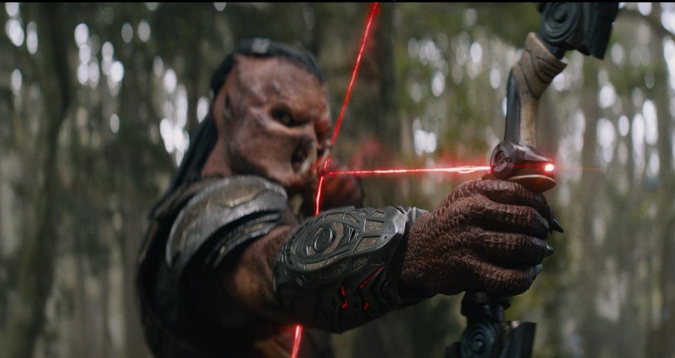 Diretor de ‘Predador: Terras Selvagens’ deixa pistas sobre o futuro da franquia