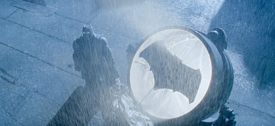 Nova foto do Batman de Zack Snyder chama a atenção dos fãs