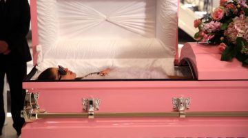 Ariana Grande entra para o time de estrelas da 13ª temporada de ‘American Horror Story’