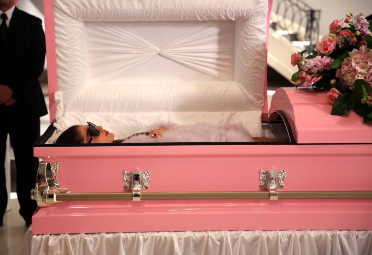 Ariana Grande entra para o time de estrelas da 13ª temporada de ‘American Horror Story’