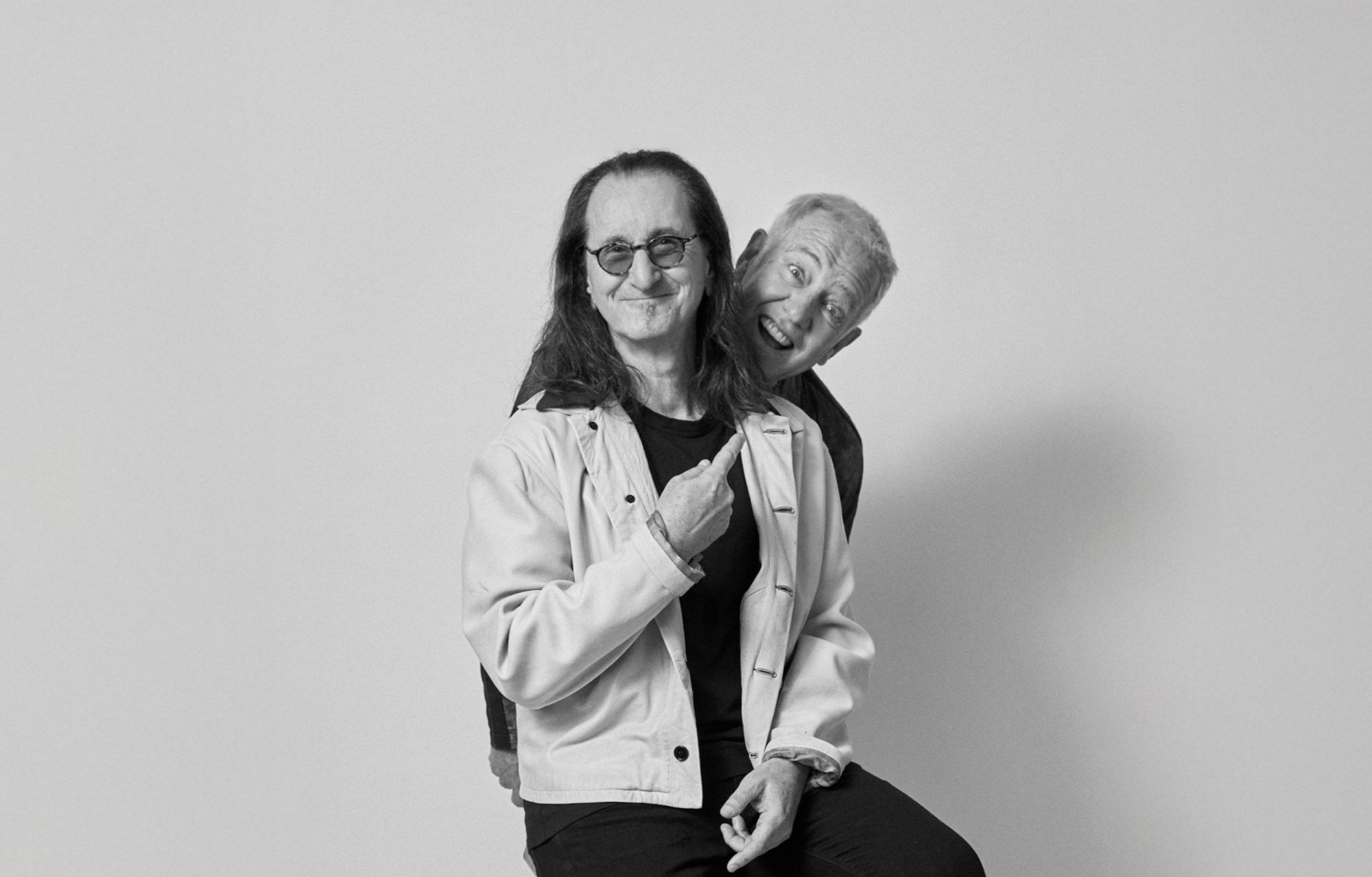 Rush renasce! Banda anuncia turnê mundial para 2026 com nova baterista