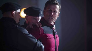 Glen Powell enfrenta caçada mortal em novo trailer de ‘O Sobrevivente’