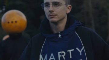 Timothée Chalamet enlouquece o Instagram com teaser bizarro de ‘Marty Supreme’