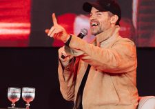 ‘Eu seria um bom Wolverine’, afirma ator de ‘Vampire Diaries’ no Imagineland On The Roads