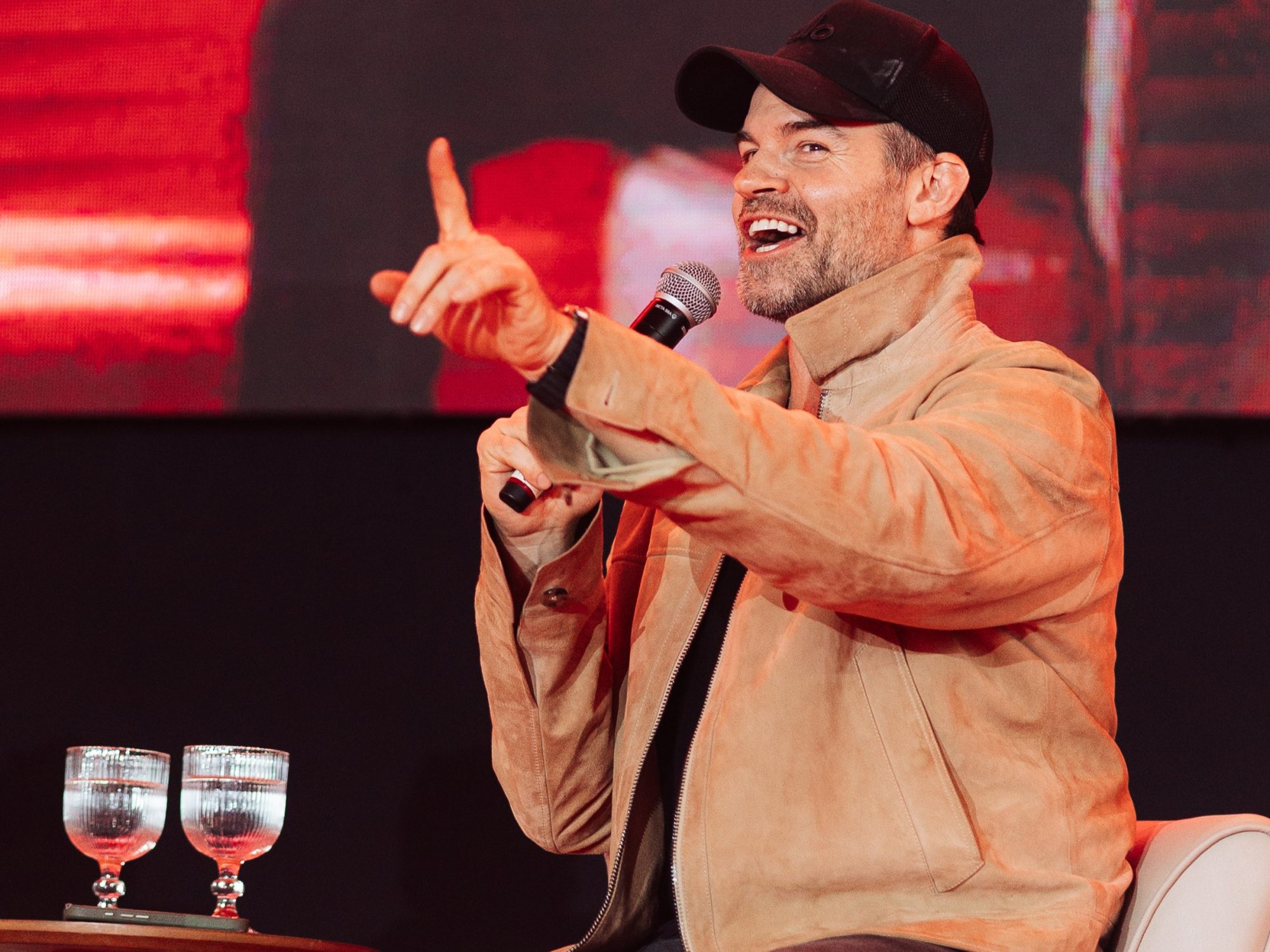 ‘Eu seria um bom Wolverine’, afirma ator de ‘Vampire Diaries’ no Imagineland On The Roads