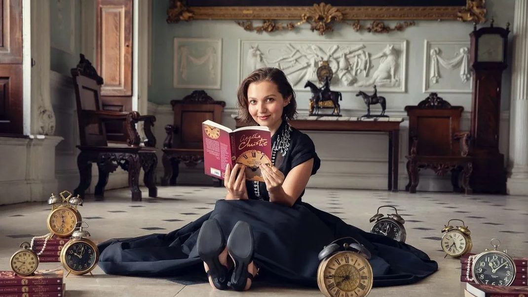 ‘Os Sete Relógios de Agatha Christie’: adaptação ganha elenco estelar