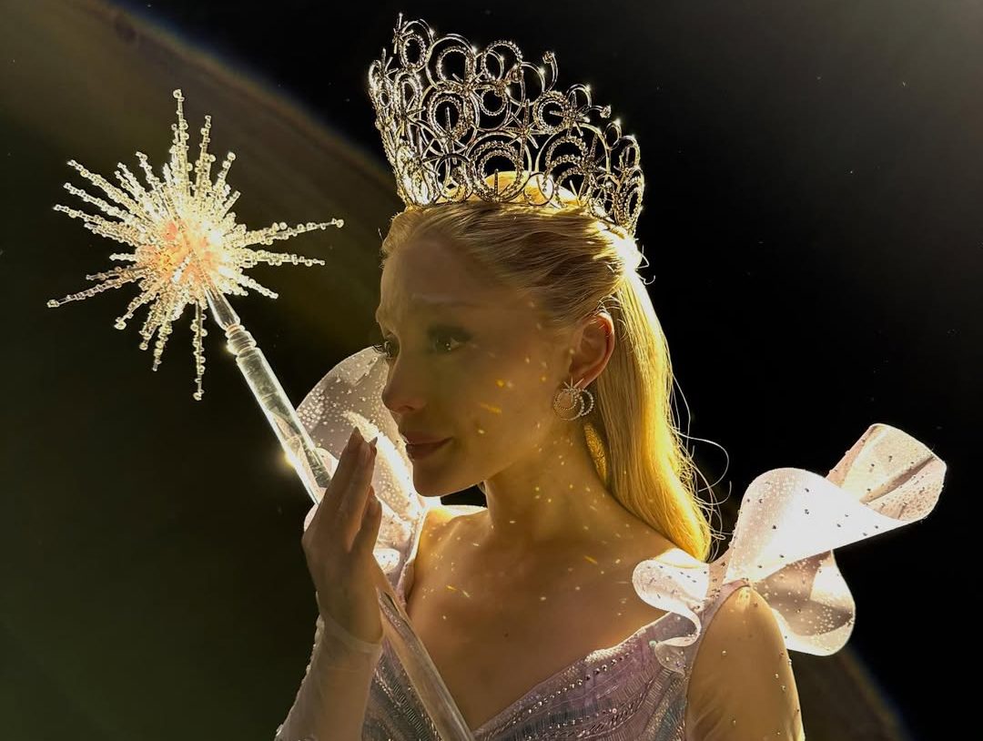 Ariana Grande preocupa família com perda de peso excessiva durante turnê de ‘Wicked’