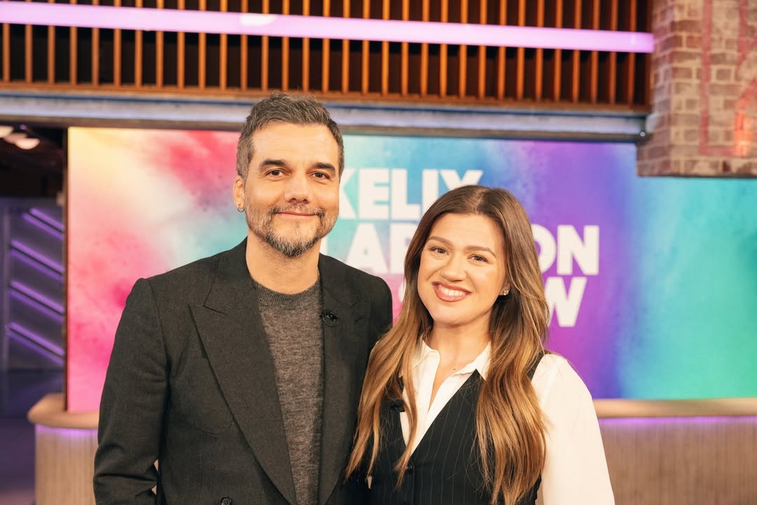 Wagner Moura brilha no ‘The Kelly Clarkson Show’ e impulsiona ‘O Agente Secreto’ rumo ao Oscar