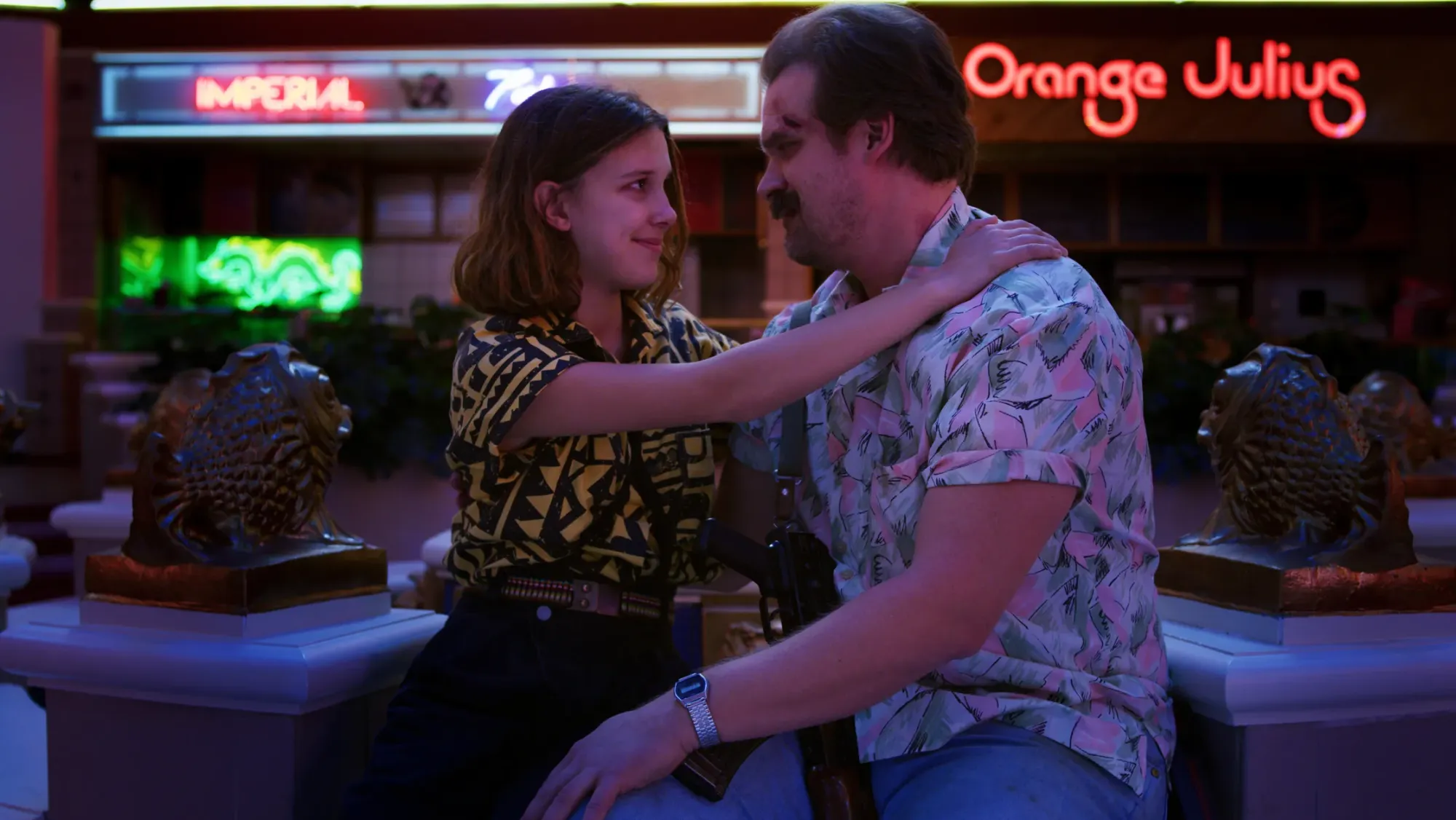 David Harbour e Millie Bobby Brown se reencontram na pré-estreia da última temporada de ‘Stranger Things’