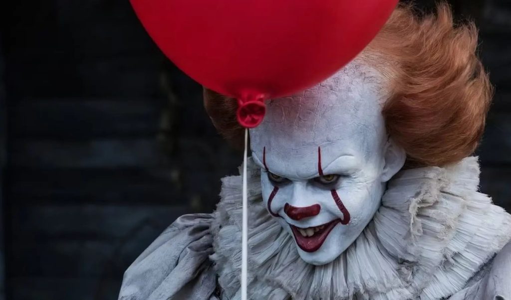 ‘It: Bem-vindos a Derry’: 2º episódio mostra que a realidade já é um verdadeiro show de horror, mas sempre dá para piorar!