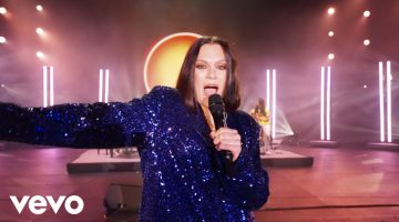 Jessie J lança clipe de H.A.P.P.Y gravado em take único no The Town — com legenda em português