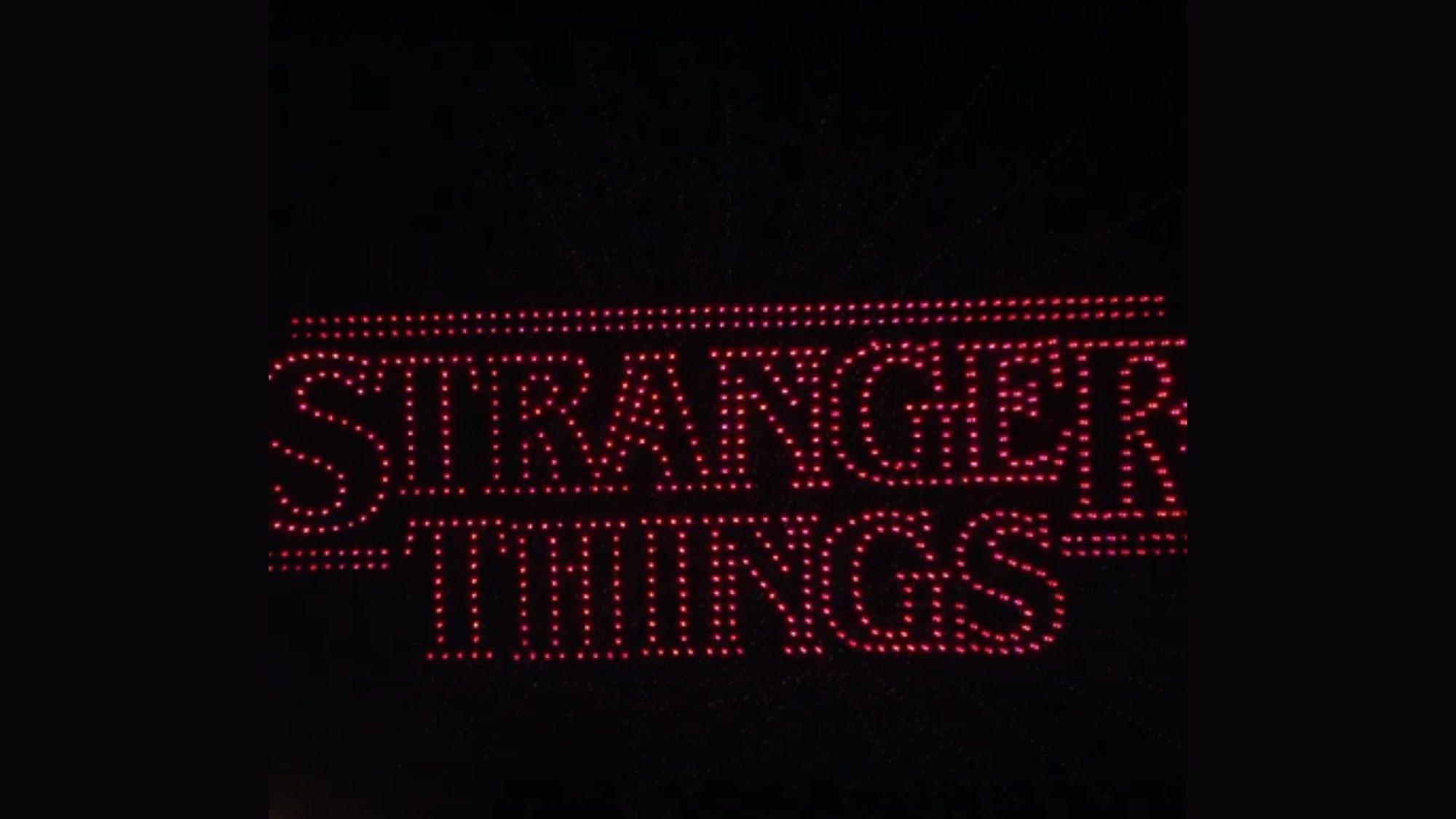 ‘Stranger Things’: Show de drones recordista ilumina Las Vegas com presença surpresa de ator