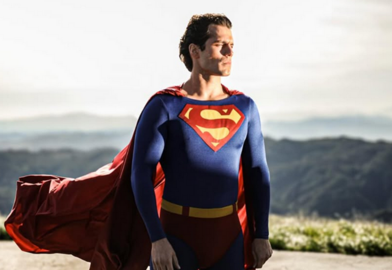 Superman – Imagem de Henry Cavill com trajes do Christopher Reeve surge na internet