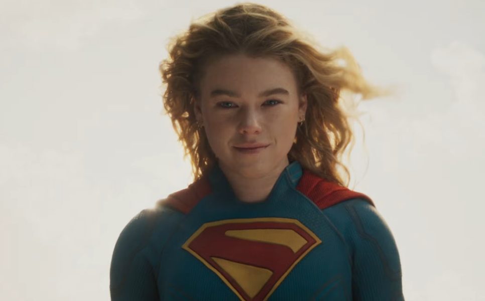 Qual é a música do trailer de Supergirl e o que ela significa?