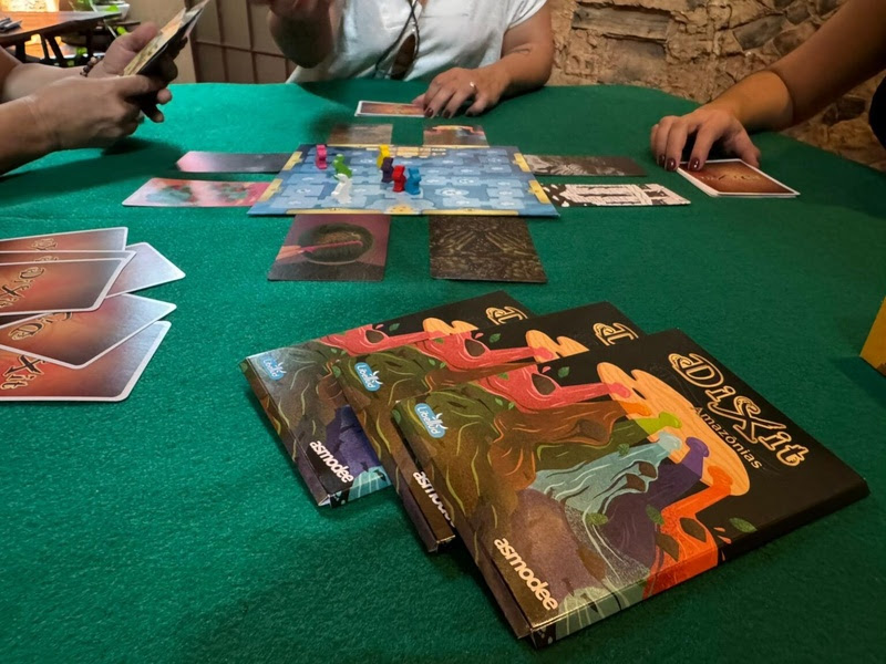 Dixit Amazônias: versão inédita do clássico chega às escolas após lançamento na COP 30