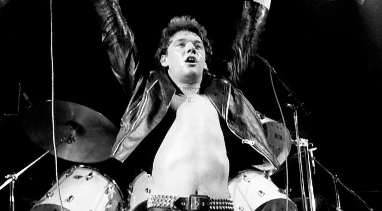 Paul Di’Anno: Documentário sobre o astro de Iron Maiden estreia em 2026; assista o trailer