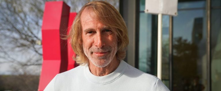 Michael Bay deve retornar para dirigir novo Transformers