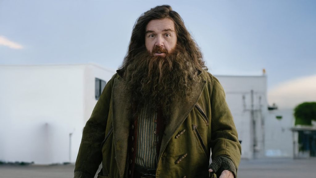 Nick Frost caracterizado como Rubeus Hagrid para nova série de Harry Potter da HBO