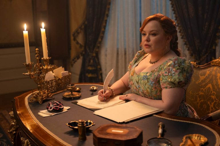 Quem é a nova Lady Whistledown? A reviravolta que chocou a 4ª temporada de ‘Bridgerton’