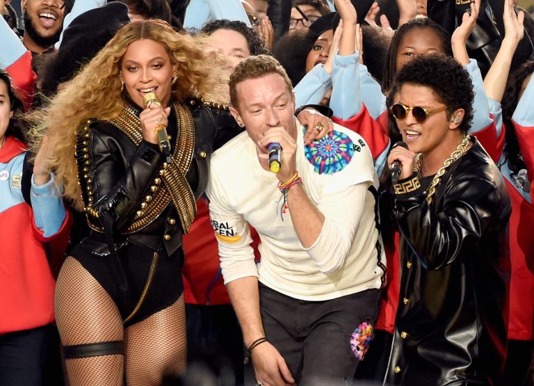 Michael Jackson, Beyoncé, Bruno Mars e mais: os shows que mais marcaram o Show do Intervalo do Super Bowl