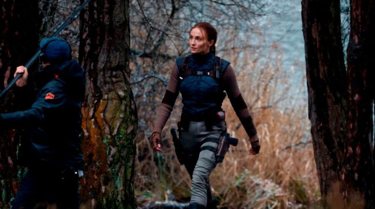 Tomb Raider – Primeiras imagens da série mostram Sophie Turner em ação