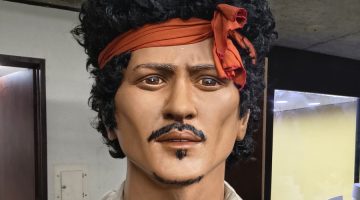 Bruno Mars oficializa amor pelo Brasil com boneco gigante em Olinda – e reposta boneco de Reginaldo Rossi