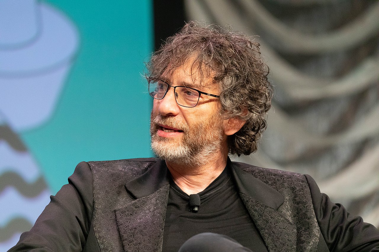 Neil Gaiman se manifesta pela primeira vez sobre acusações de abuso