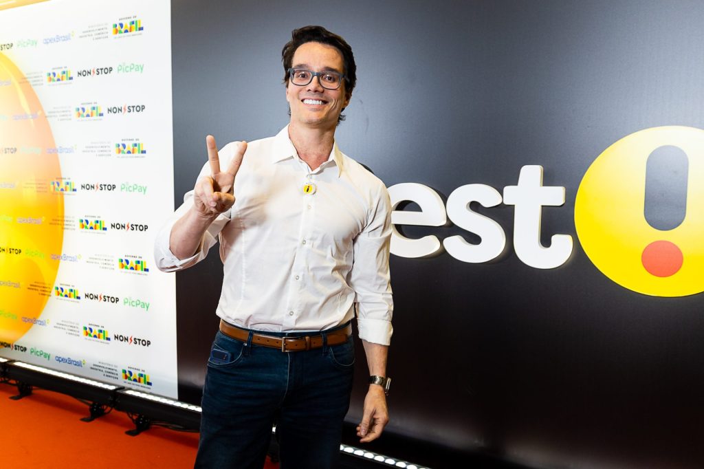 Ei Nerd, tranks? Peter Jordan vence no Prêmio iBest e continua fazendo história!