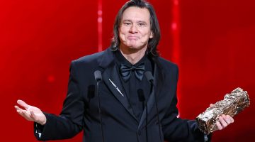 Clonado? Jim Carrey assume namoro e rebate teoria de que foi substituído em premiação