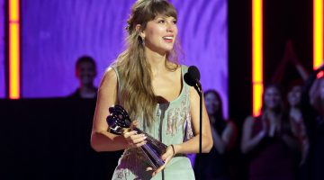 Taylor Swift faz história no iHeartRadio Music Awards 2026 com sete vitórias, estendendo seu recorde de mais vitórias
