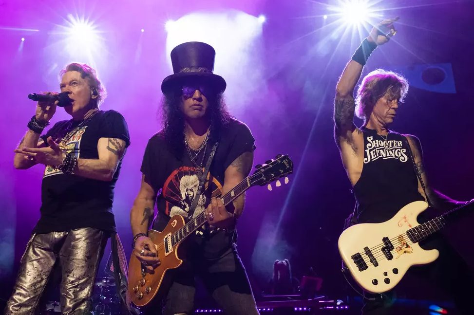 Guns N’ Roses estreia músicas inéditas no México e desembarca no Brasil nesta quarta