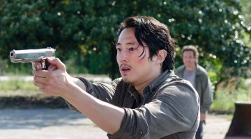 Steven Yeun comenta rumor sobre escalação em Homem-Aranha: Um Novo Dia