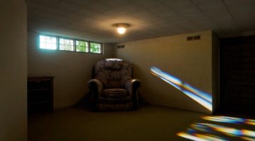 ‘Backrooms: Um Não-Lugar’: Diretor revela bastidores insanos do terror na CCXP; saiba mais