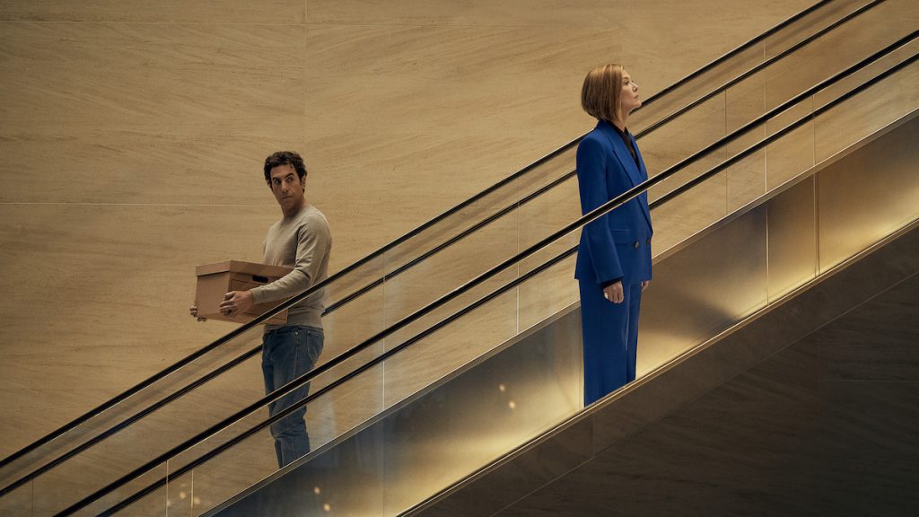 O jogo virou: Sacha Baron Cohen acorda em mundo dominado por mulheres no trailer de ‘Primeiro as Damas’