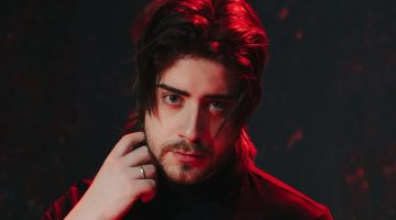 Ex-namorada de Cellbit é condenada por mentir sobre abuso sexual